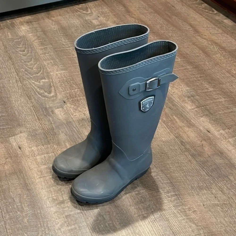 Kamik rain boots tall